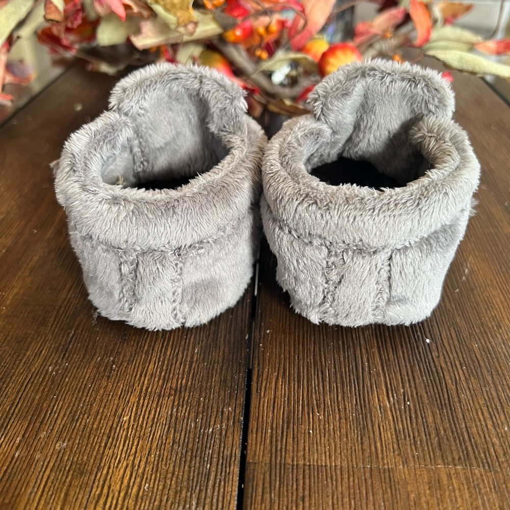UGG Bixbee Infant Booties - Picture 3 of 6